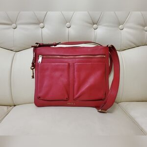 Fossil medium expandable crossbody bag in red leather